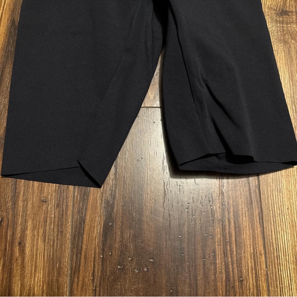 Extra High Waisted Firm Shaper Short - Picture 2 of 6